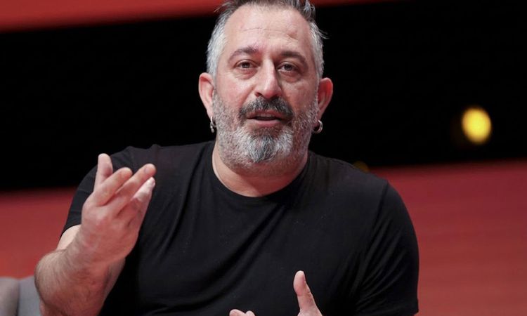 Son Gelişme: Ünlü komedyen Cem Yılmaz hastaneye kaldırıldı ve Merak Edilenler