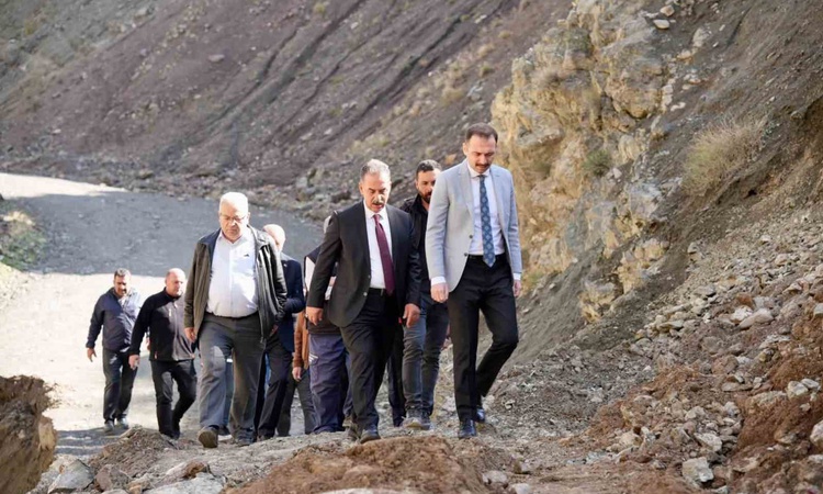 Son Gelişme: Üzümlü Kaymakamı Hökelekli selden etkilenen köyleri yerinde inceledi: Gelişmeler Takip Ediliyor