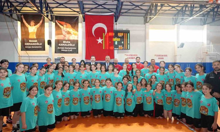 Son Gelişme: Üzümlü’de milli güreşçiler için gelişim kampı - Son Dakika Bilgileri
