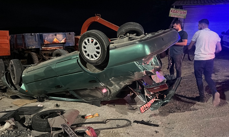 Son Gelişme: Van'da devrilen otomobilin sürücüsü ağır yaralandı