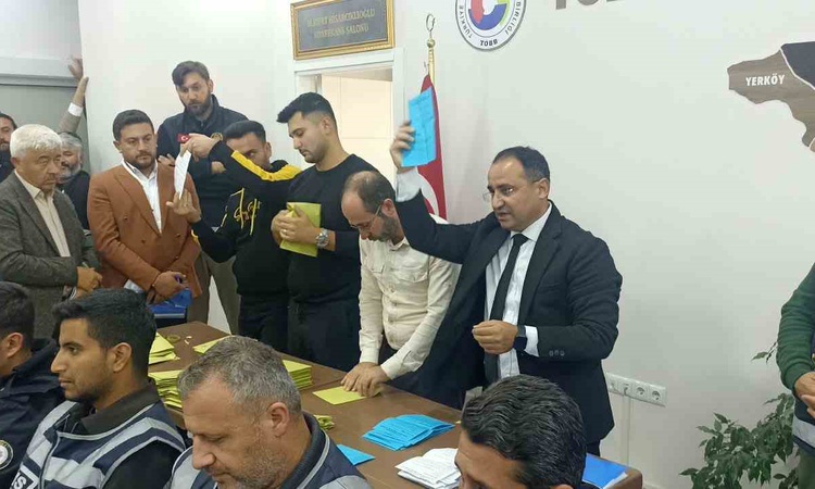 Son Gelişme: Yozgat Ticaret Borsası'nda başkanlık seçimini 174 oyla Yakup Bulut kazandı: Gelişmeler Takip Edil