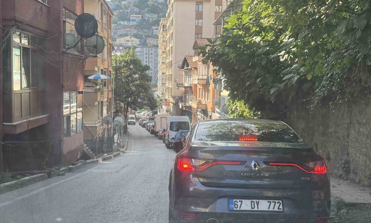 Son Gelişme: Zonguldak'ta Soğuksu mevkisinde trafik akışı zaman zaman durma noktasına geldi - Son Dakika Bilgi