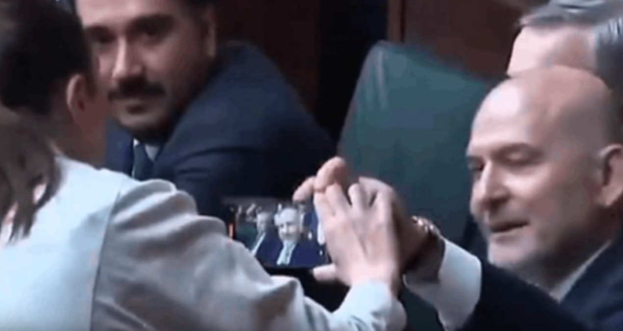Son Gelişme: Süleyman Soylu 'Gülistan Doku'nun adını duyunca kadın gazeteciye saldırdı - Son Dakika - Son Daki