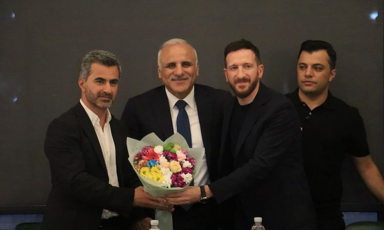 Kritik Açıklama: Süper Lig'de Dostluk Yemeği: Amedspor-Erzurumspor Birlik Mesajı Verdi - Son Dakika Haberleri
