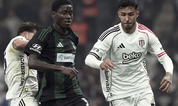 Gündemden Son Bilgiler: Süper Lig'in yıldızı aşkı için yurt dışına gitti! Başkandan demeç geldi - Son Dakika H