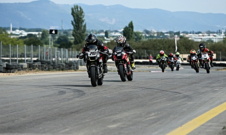 Süpermoto, MiniGP ve MotoMini 5. ayak final yarışları Bursa'da tamamlandı - Son Dakika Bilgileri