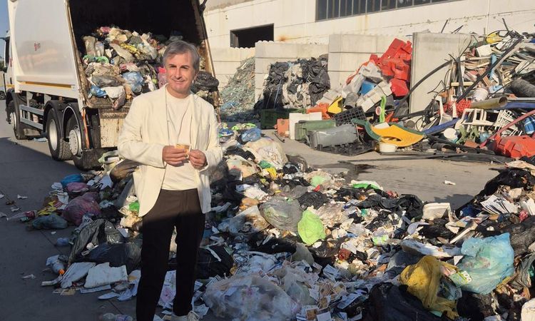 Talihlinin çöpe attığı 1 milyon euroluk piyango bileti çöplerin arasında iki gün süren aramayla bulundu - Son
