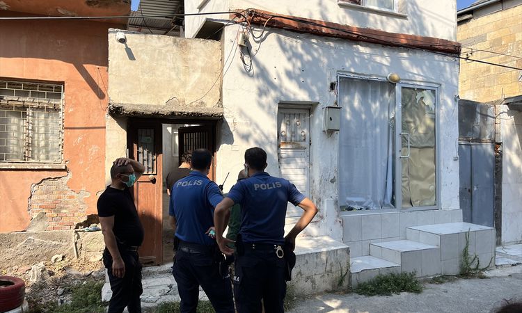 Sıcak Gündem: Tarsus'ta 67 Yaşındaki Kişi Evinde Ölü Bulundu - Son Dakika ve Merak Edilenler