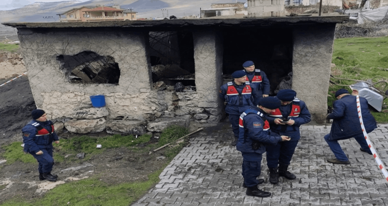 Son Gelişme: Tavanı çöken fırının enkazı altında kalan kadın öldü - Haberleri - Son Dakika Bilgileri