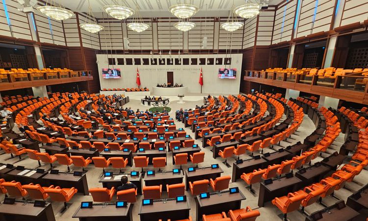 Ayrıntılar Netleşti: TBMM'de AK Parti-İYİ Parti gerginliği: Çalışma takvimi önerisi kabul edildi - Haberleri