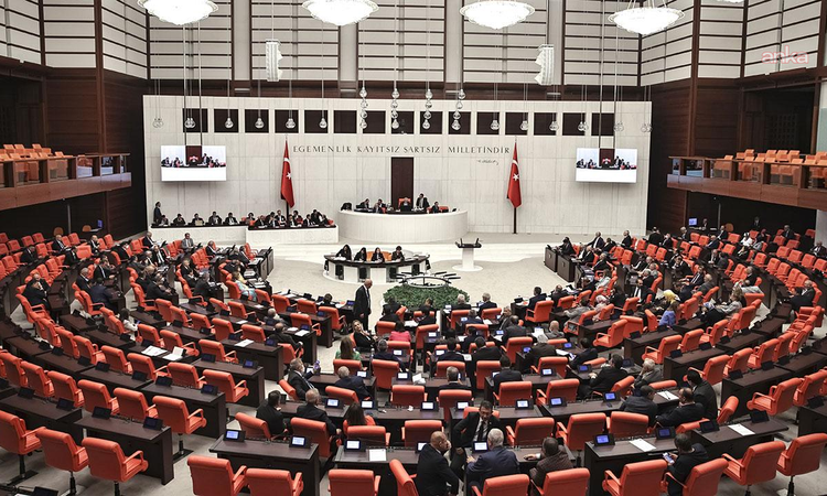 Gündemden Son Bilgiler: TBMM Genel Kurulu... İYİ Partili Yaldır: Gençlerimize en büyük kötülüğü eğitim politik