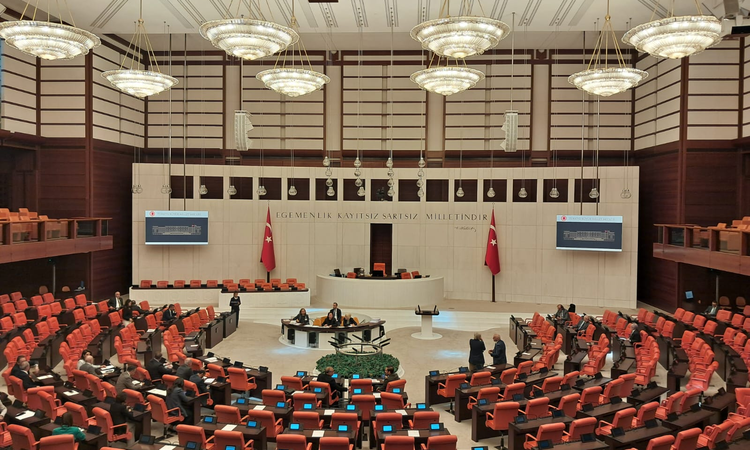 Ayrıntılar Netleşti: TBMM Genel Kurulu'nda “kürsü dokunulmazlığı” tartışması: “Bu kürsü milletin kürsüsüdür” -