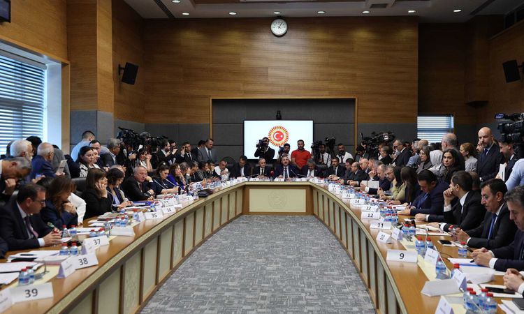 Ayrıntılar Netleşti: TBMM'de PKK'nın Feshi ve Terörsüz Türkiye Süreci Tartışıldı - Son Dakika