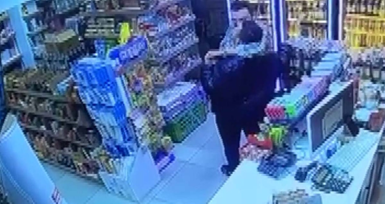 Gündemden Son Bilgiler: Tekel bayinde korkunç cinayet: 19 yaşındaki müşterisinin boynuna sarılıp tetiği çekti