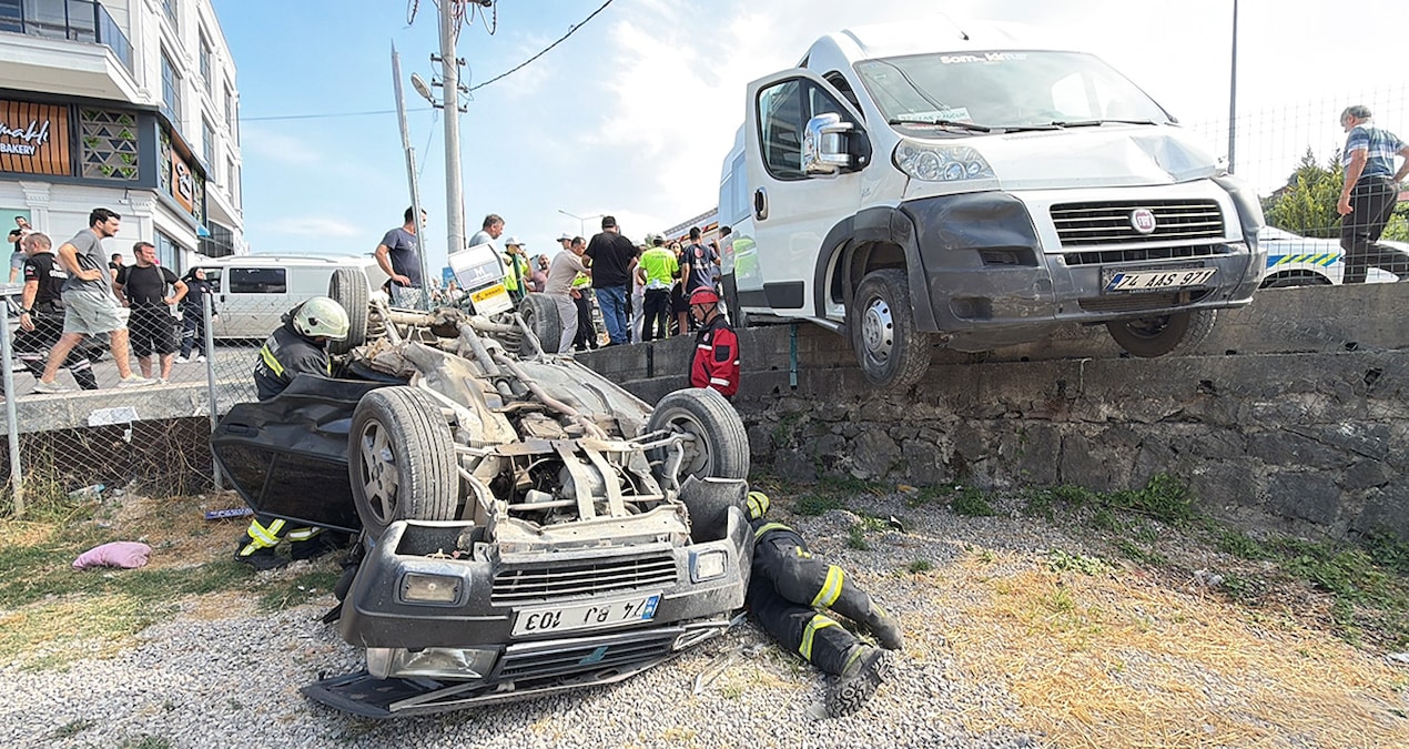 Service minibus carrying textile workers had an accident: 3 injured - Last Minute