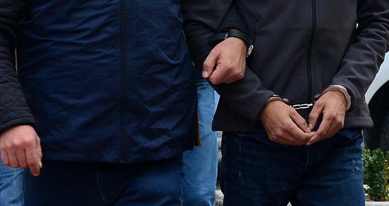 Telsizlerle fuhuş yaptıkları ortaya çıkmıştı! 2 kişi hakkında tutuklama kararı verildi - Son Dakika - Son Daki