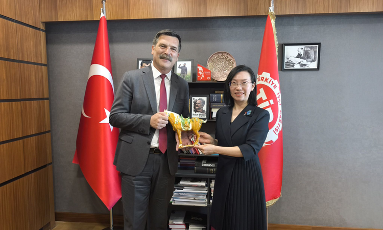 Kritik Açıklama: TİP Genel Başkanı Baş, Çin'in Ankara Büyükelçiliği Siyasi Müsteşarı Guo ile bir araya geldi -