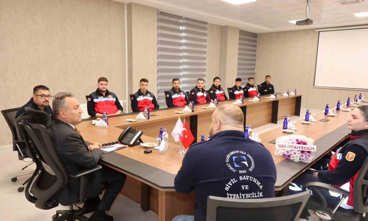 TOGÜ Sivil Savunma ve İtfaiyecilik öğrencileri, Rektör Yılmaz'ı ziyaret etti - Son Dakika Bilgileri