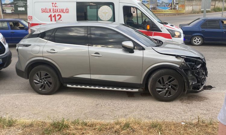 Two cars collided in Tokat, 3 people were injured - Last Minute