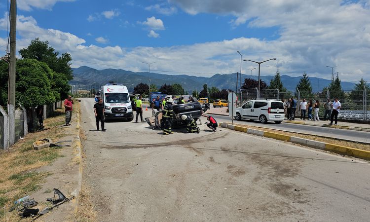 The accident in Tokat, where the car crossed the opposite direction, was caught on camera - Breaking News