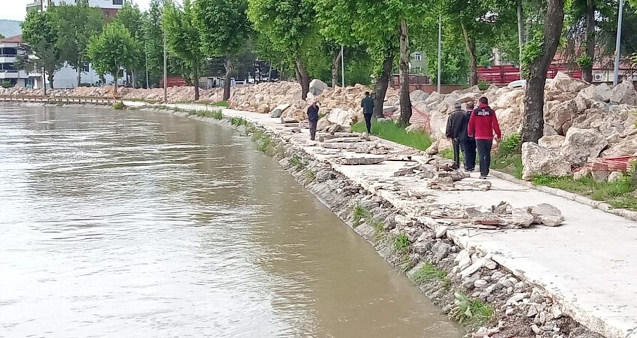 Ayrıntılar Netleşti: Tokat'ta taşkın tedbirleri sürüyor: Bir okul ve taşımalı eğitime iki gün ara - Son Dakika