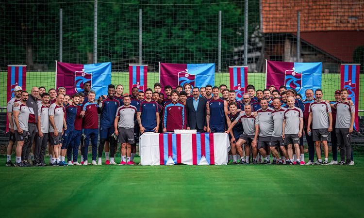Ayrıntılar Netleşti: Trabzonspor kulübün 59. kuruluş yıl dönümünü Avusturya kampında kutladı - Haberleri - Son