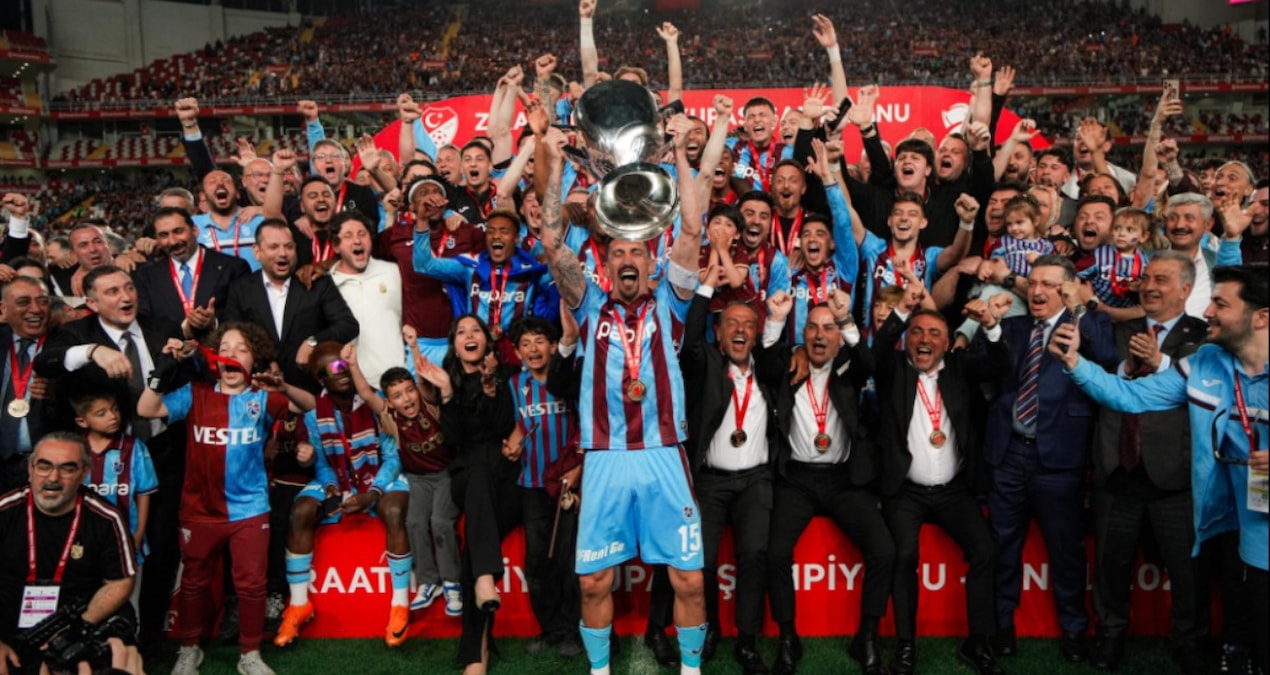 Sıcak Gündem: Trabzonspor kupa kazandı, Beşiktaş ve Başakşehir'in yüzü güldü - Son Dakika Haberleri | İşte Tüm