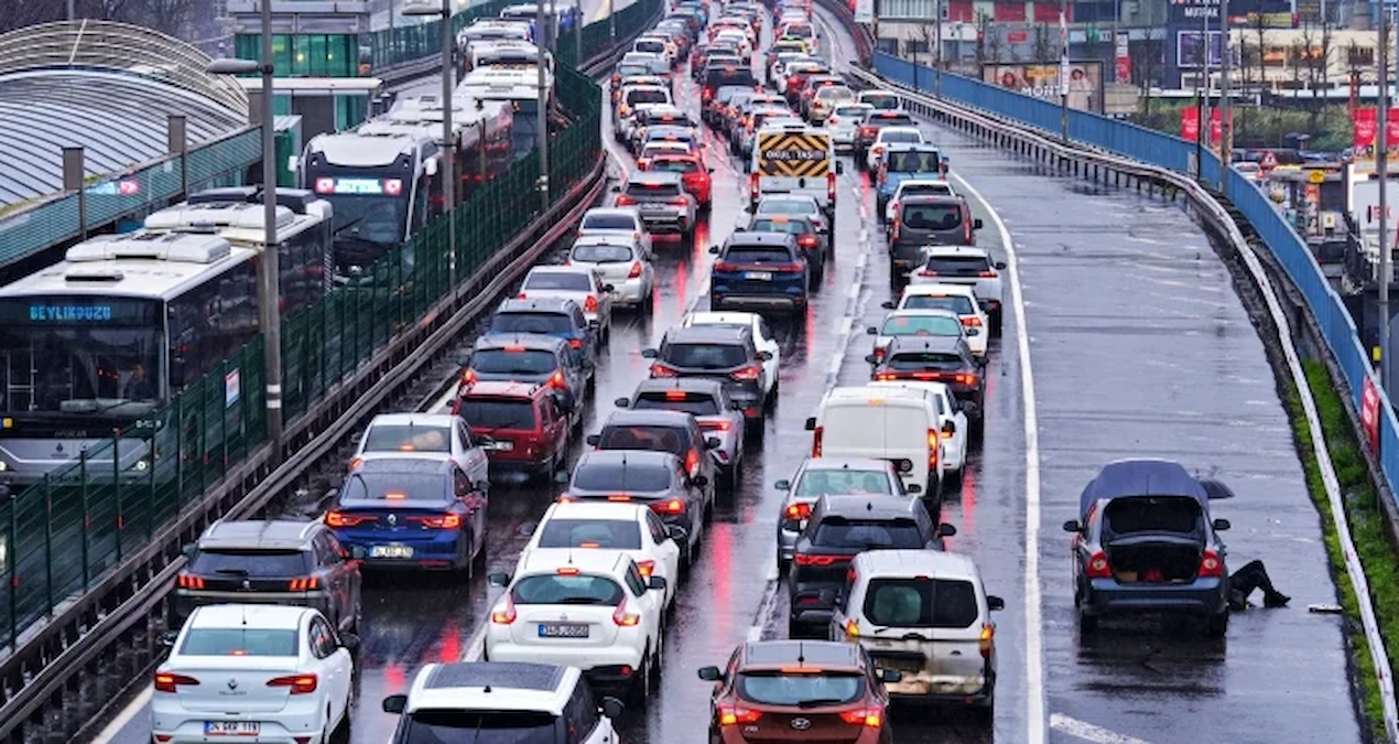 Gündemden Son Bilgiler: Trafikten kaçanlar yine trafiğe yakalandı - En Son Haber ve Merak Edilenler