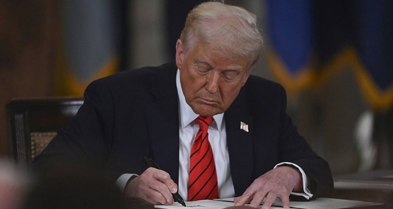 Kritik Açıklama: Trump imzaladı! Yüzde 25 ek gümrük vergisi alınacak - Haberleri: Gelişmeler Takip Ediliyor