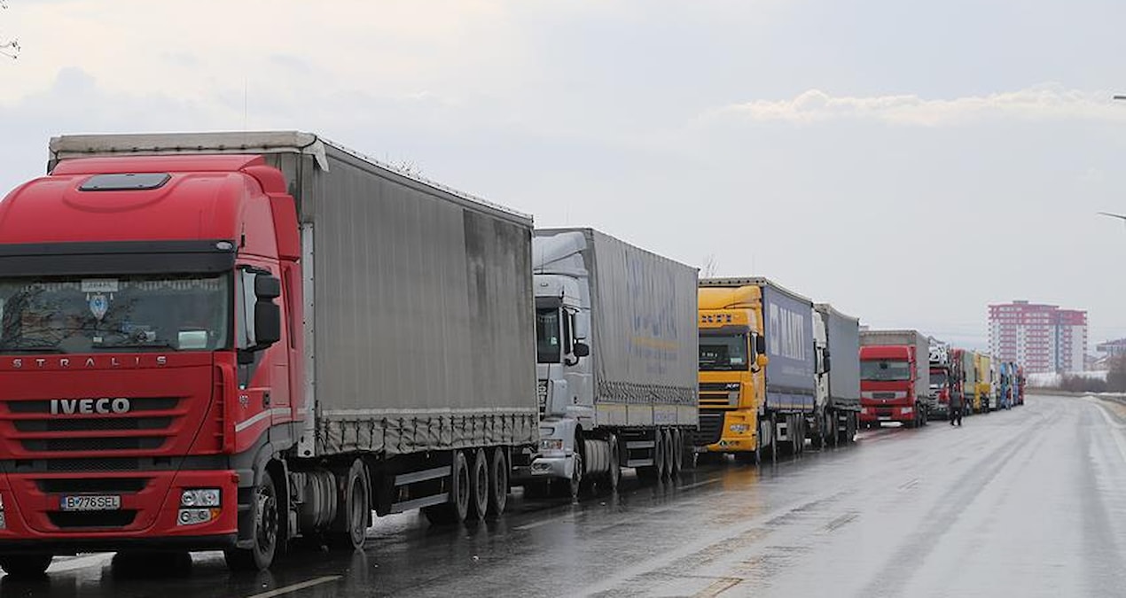 Kritik Açıklama: Türkiye'den Kazakistan plakalı araçlara yeni taşıma izni - Son Dakika Haberleri