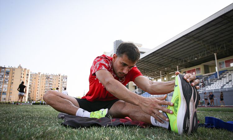 Ayrıntılar Netleşti: Türkiye şampiyonu milli atlet Emre Ergün, olimpiyat hedefi için koşuyor - Son Dakika: Gel