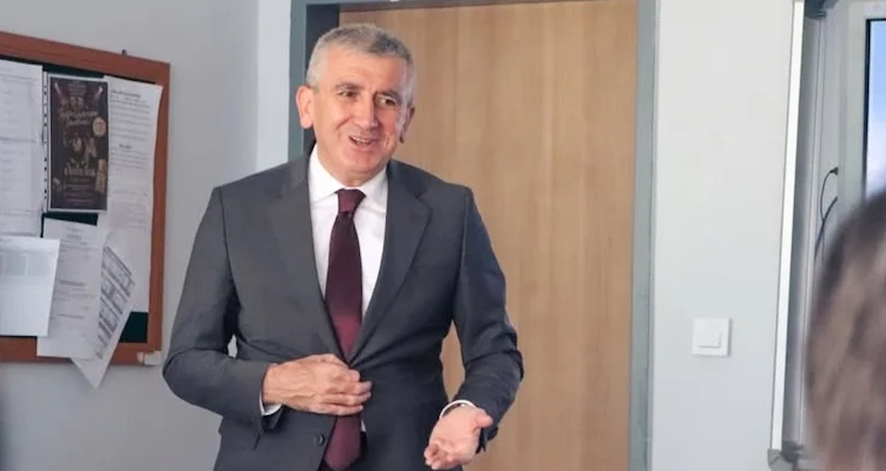 Gündemden Son Bilgiler: Tutuklanan Akçakoca Belediye Başkanı görevden uzaklaştırıldı - Son Dakika - Son Dakika