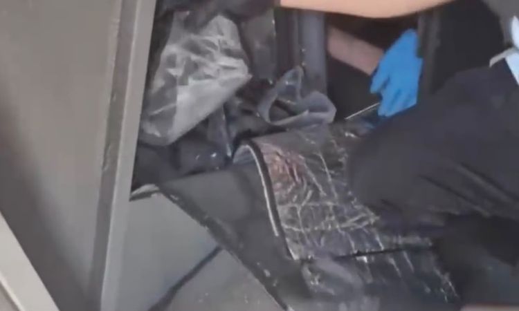 120 unlicensed weapons were seized in the secret compartment of the passenger bus in Tuzla - News