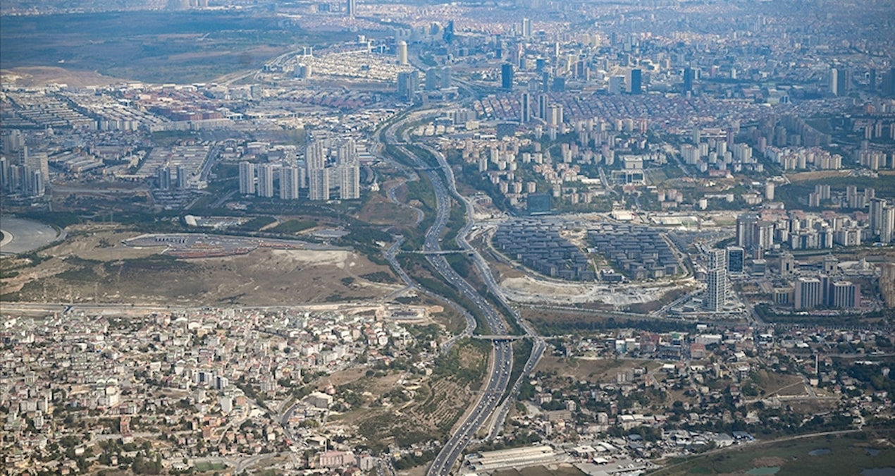 Üç devden milyarlık satış - En Son Haber