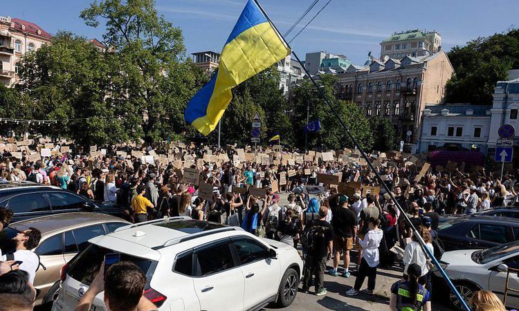 Demonstrations after the dismissal of the defense minister in Ukraine - News