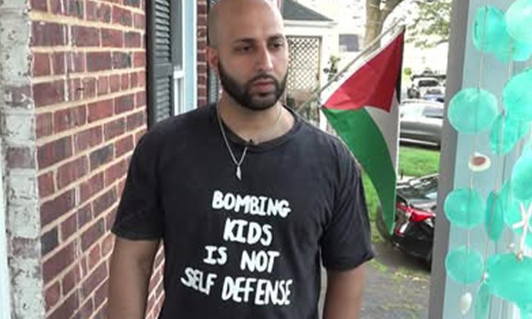 "T-shirt" crisis at United Airlines: Passenger of Palestinian origin was threatened to be removed from the plane - Last Minute