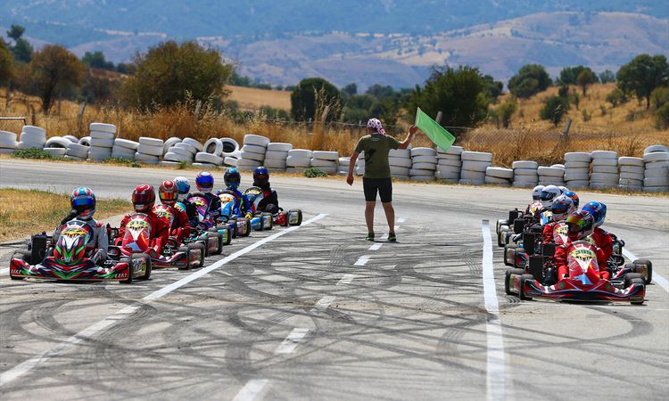 Uşak'ta Karting Şampiyonası Heyecanı resmen start aldı: Gelişmeler Takip Ediliyor