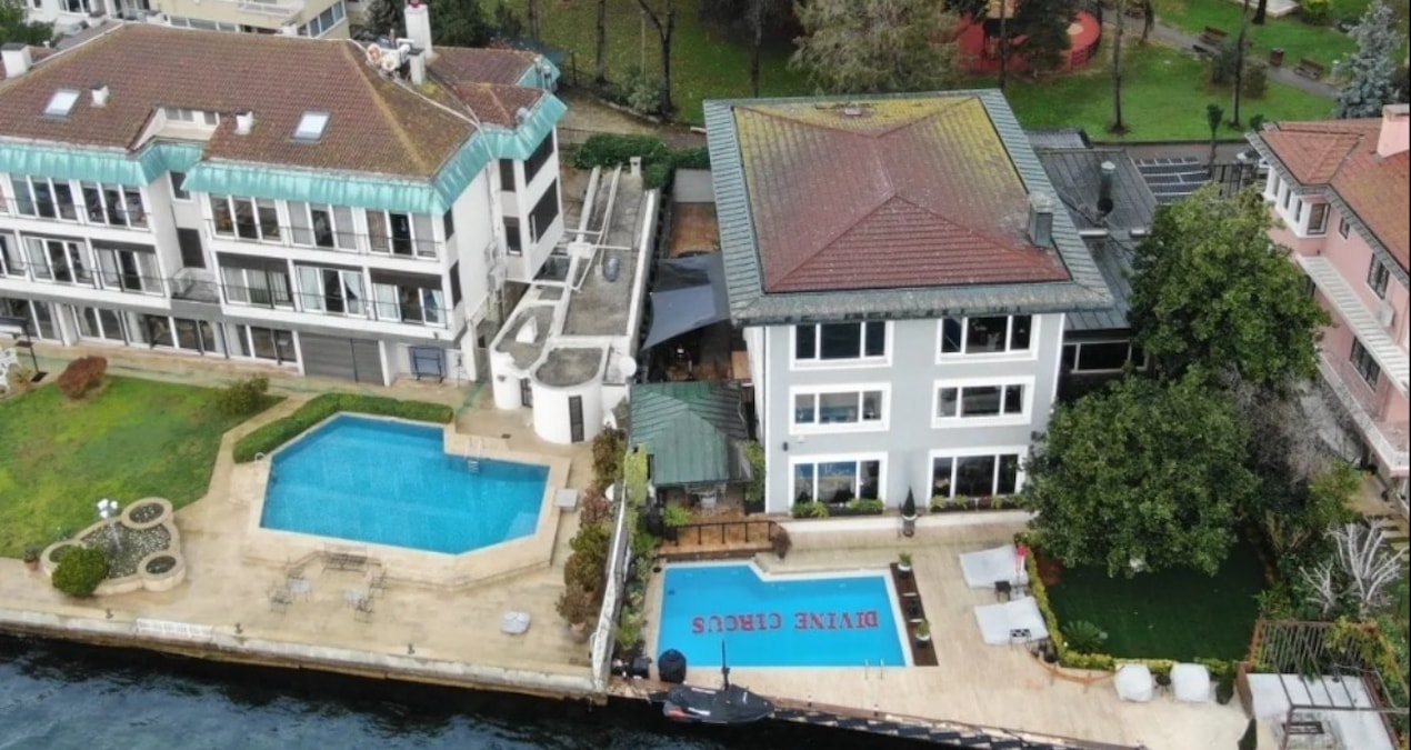 Son Gelişme: Uyuşturucu ve seks partilerinin yapıldığı yalıda garip şifre - Son Dakika