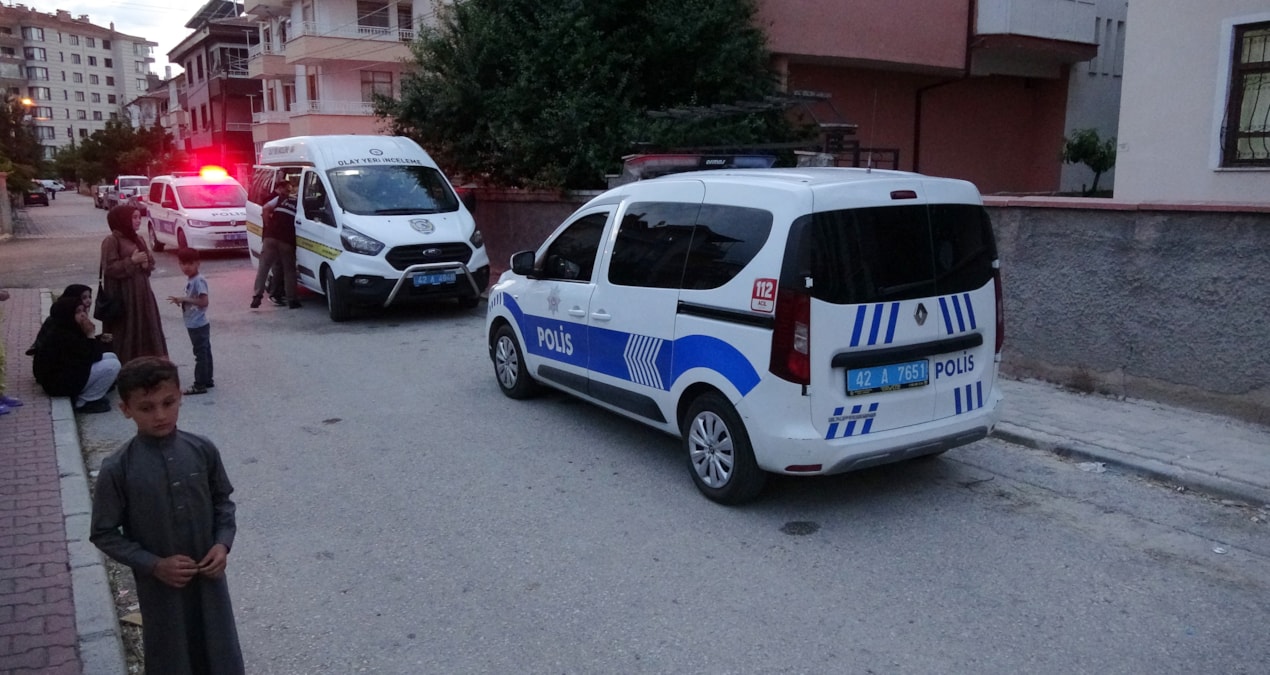 Gündemden Son Bilgiler: Uzaklaştırma kararı vardı; çocuklarının gözü önünde eşini boynundan bıçakladı - Son Da