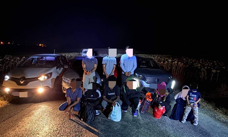 Ayrıntılar Netleşti: Uzunköprü'de Göçmen Kaçakçılığı Operasyonu: 7 Kaçak Göçmen Yakalandı, 3 Organizatör Gözal