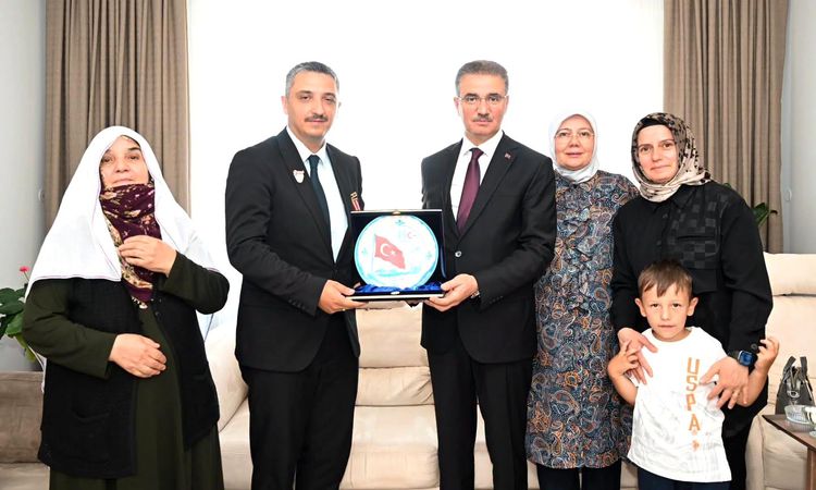 Visit from Governor Baruş and his wife to families of martyrs and veterans - News