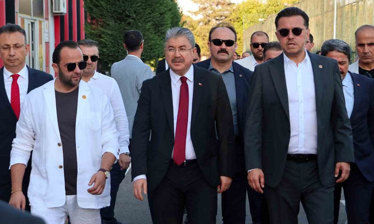 Sıcak Gündem: Vali Yılmaz ve Milletvekili Hatipoğlu, Eskişehirspor’u ziyaret etti - Son Dakika Haberleri: Geli