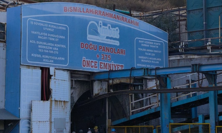 Valilik, Soma'da maden göçüğünde 3 işçinin daha cansız bedenine ulaşıldığını kamuoyuna ilan etti