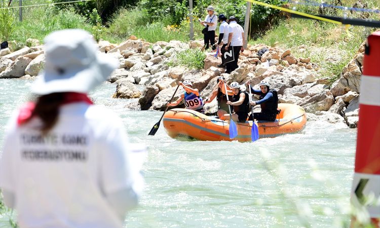 Kritik Açıklama: Van'da düzenlenen Türkiye Rafting Şampiyonası'nın üçüncü ayağı tamamlandı - Son Dakika Haberl