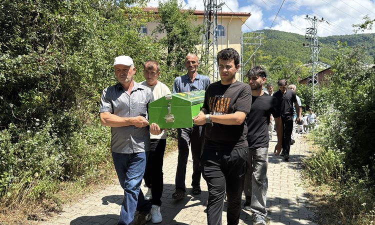Baby Berkant, who lost his life in the fire, was buried - Last Minute