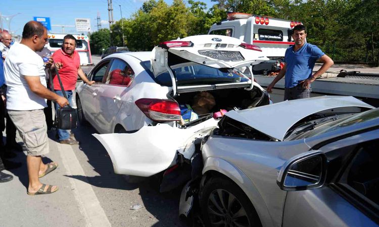 Slow traffic caused a chain of accidents: 3 injured, including a child - News