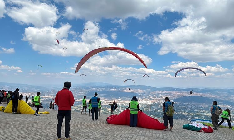 Ayrıntılar Netleşti: Yeşilay Yamaç Paraşütü Mesafe Türkiye Şampiyonası Kütahya'da yapıldı - Son Dakika