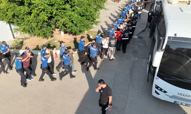 Yıkamacılar operasyonunda elebaşı Tolga Hoşgökdelen ile 73 kişi hakkında tutuklama kararı verildi ve Merak Edi