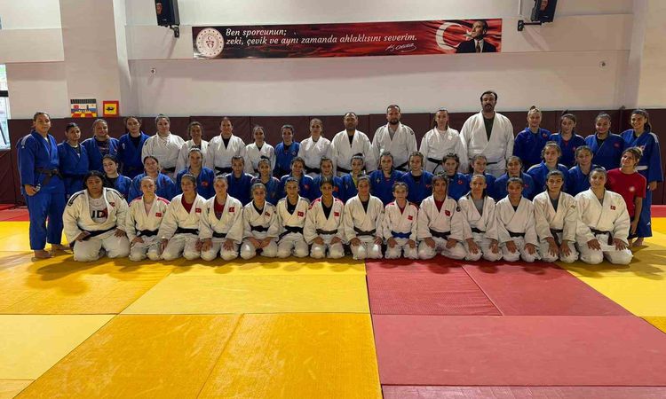 Yıldız Kadın Judo Milli Takımı Salihli'de Kampa Girdi: Gelişmeler Takip Ediliyor