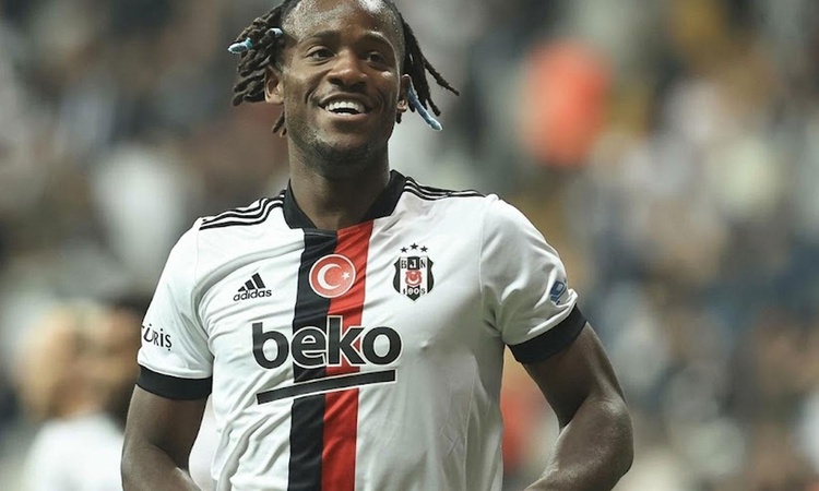 Yıllar sonra gözler önüne serildi! Batshuayi polis arabasının camını kırmış - Son Dakika Bilgileri
